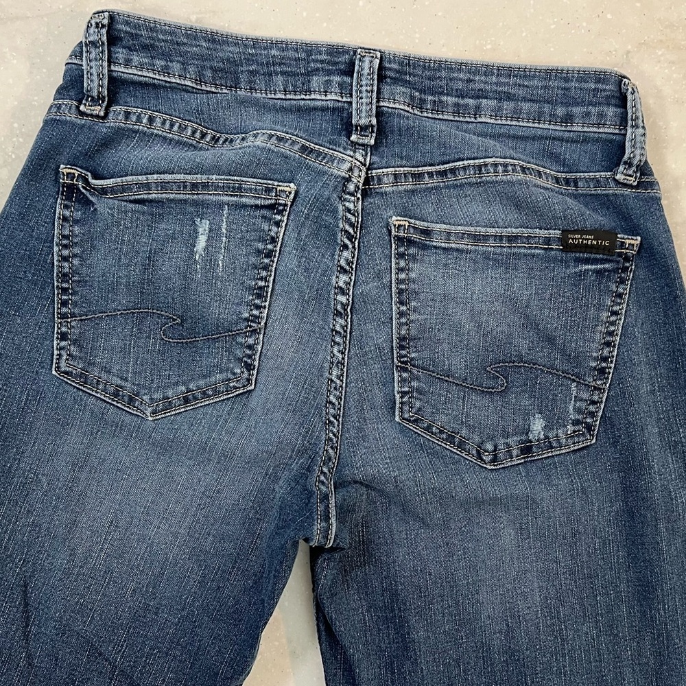 EUC Silver Jeans Curvy Mid Rise Distressed Boyfriend Jeans Size 4 - Picture 2 of 7
